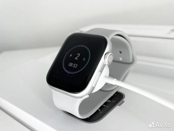 Apple watch S7 45 mm silver