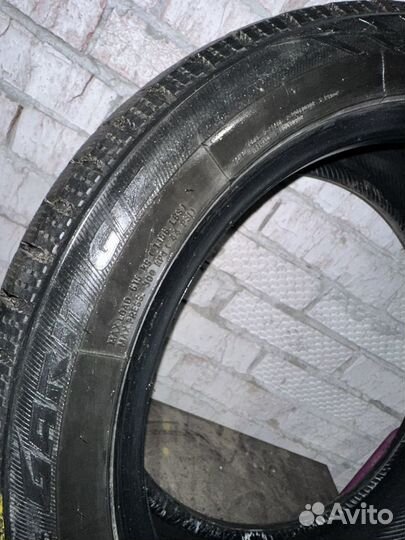 Toyo Observe Garit GIZ 215/50 R17