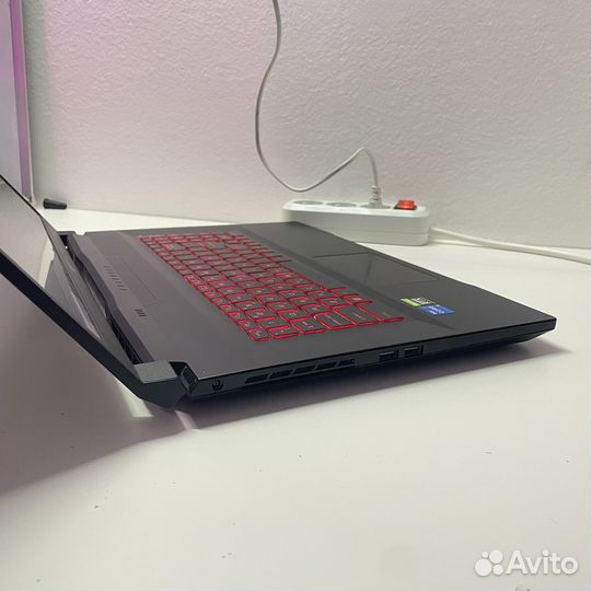 Игровой ноутбук MSI i5-11400H, 16GB, RTX 3050