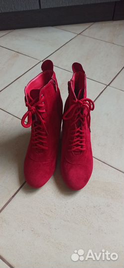 Классные красные ботильоны