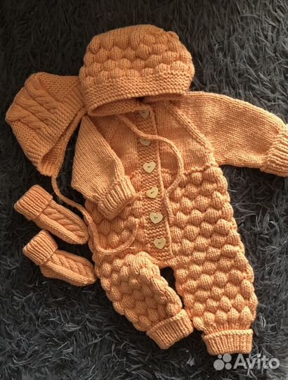 Детский комплект (комбинезон, шапочка, носочки)