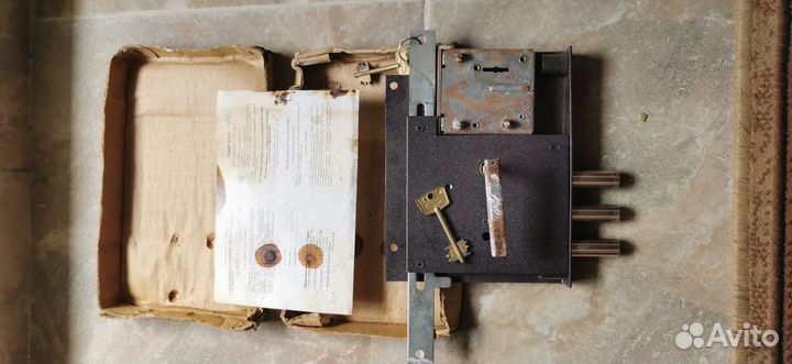 Замок гаражный, 3-х сторонний Краб