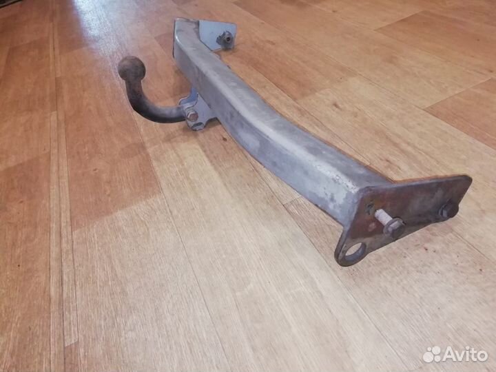 Фаркоп Toyota Land Cruiser 200 в Сургуте