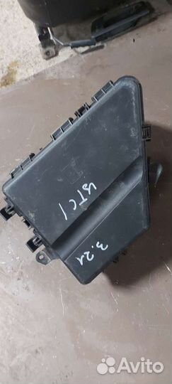 Корпус предохранителей на Cadillac CTS