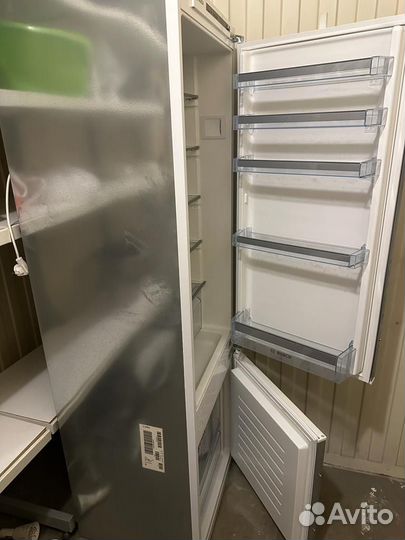 Встраиваемый холодильник Bosch KIV87VS20R