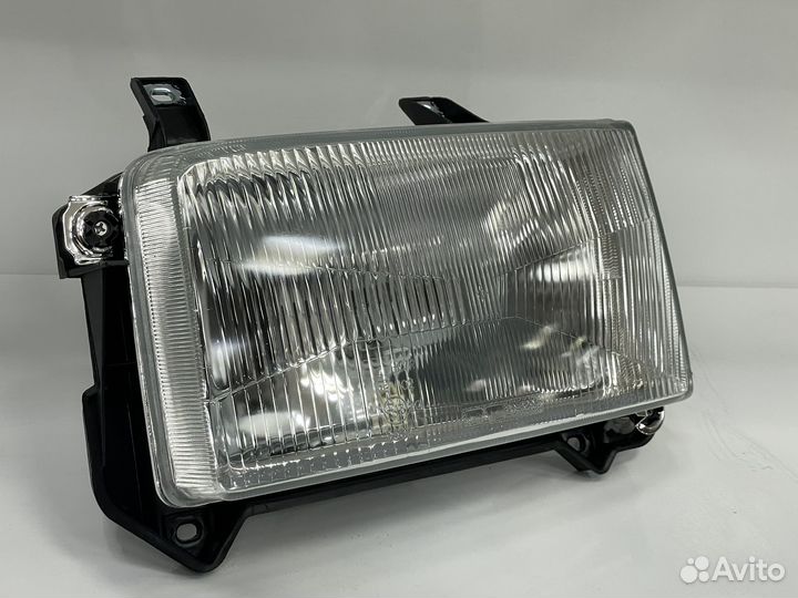 Фара левая VW Transporter T4 (1990-2003) 701941017