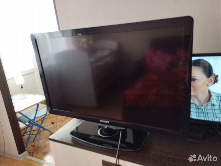 ЖК телевизор Philips 32 дюйма