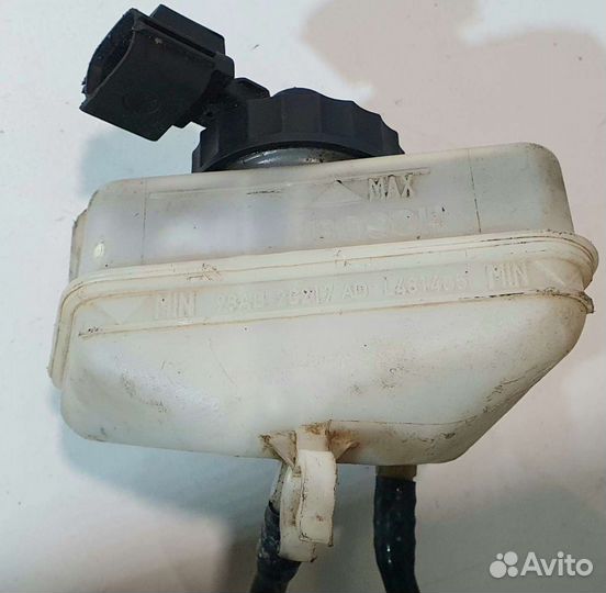 Бачок тормозной жидкости Ford Focus I