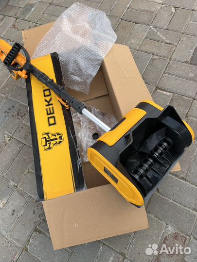 Снегоуборщик аккумуляторный deko
