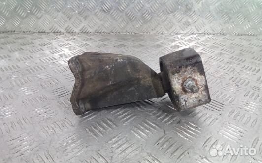 Кронштейн кпп опорный volkswagen passat B5 (NML04D