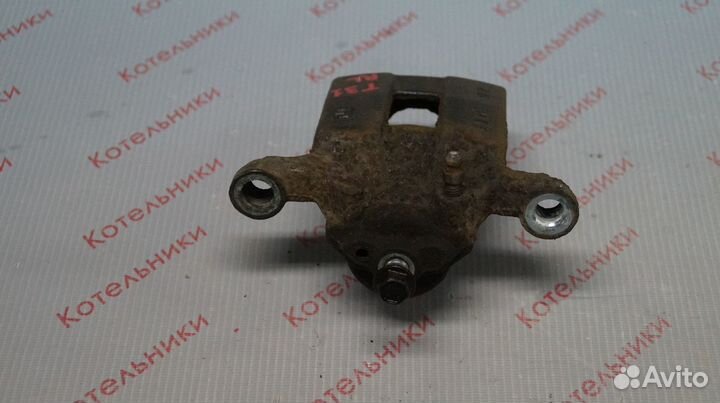 Nissan 44011-JG00A Суппорт зад левый