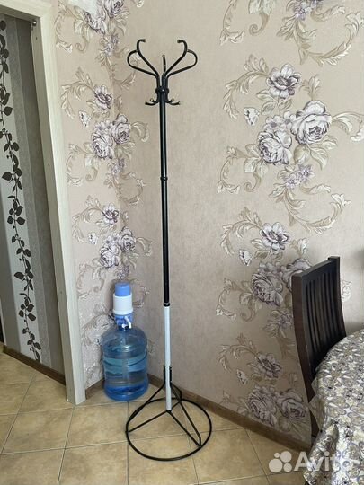 Вешалка для одежды напольная