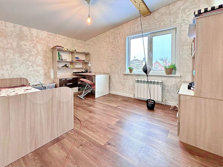 Дом 138 м² на участке 5 сот.