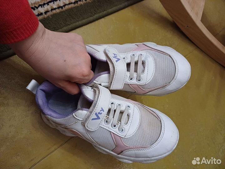Кроссовки на девочку,35 размер