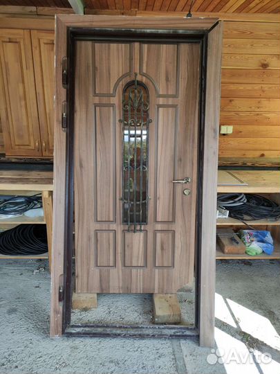 Дверь входная металлическая