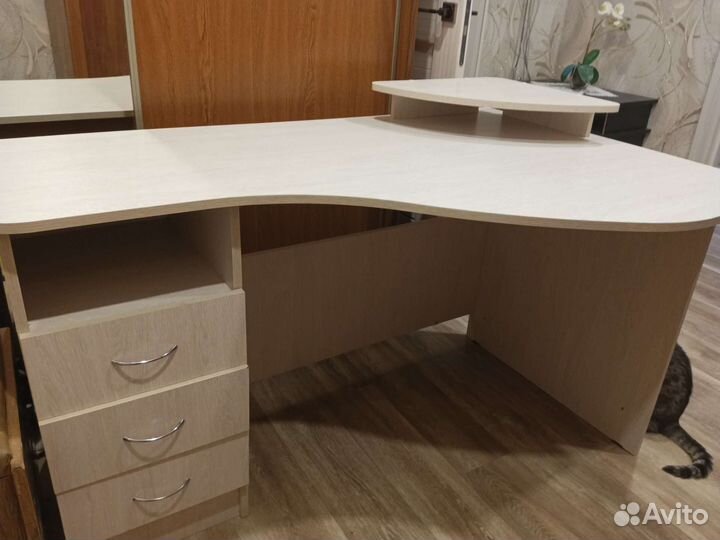 Угловой компьютерный стол бу