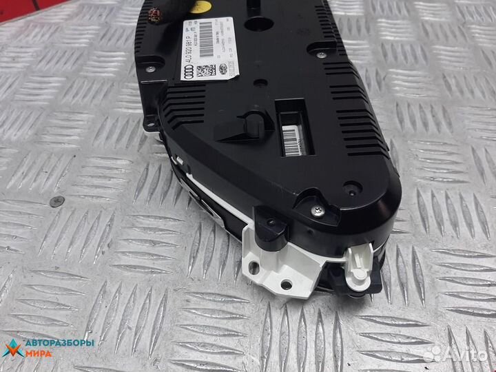 Щиток приборов (приборная панель) Audi Q7 4L 2009