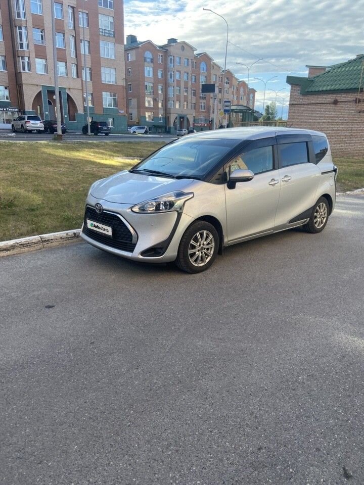 Toyota Sienta: фото владельца