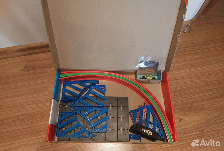 Гоночный трек hot wheels
