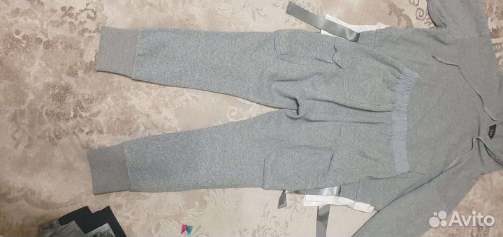 Костюм женский