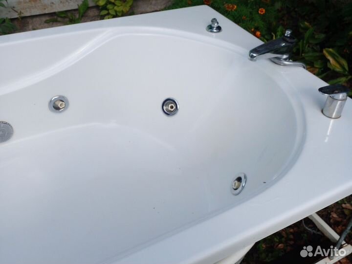 Ванна джакузи производство Италия