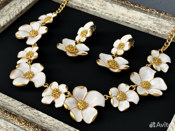 Серьги и колье Oscar de la renta