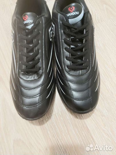 Кроссовки 44