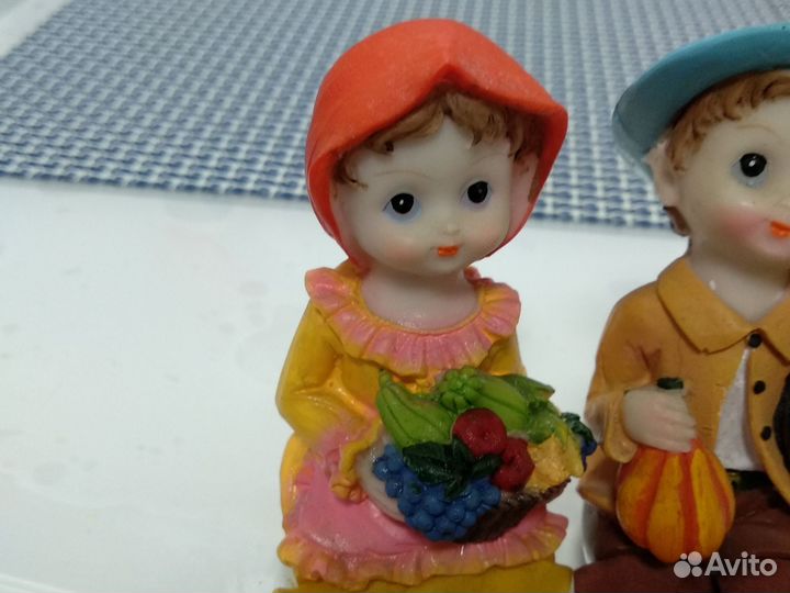 Статуэтка Парочка дачников (мальчик и девочка)