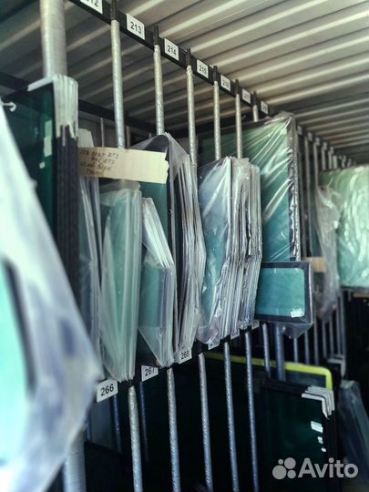 Стекло заднее верхние для terex 820 / 825 / 860