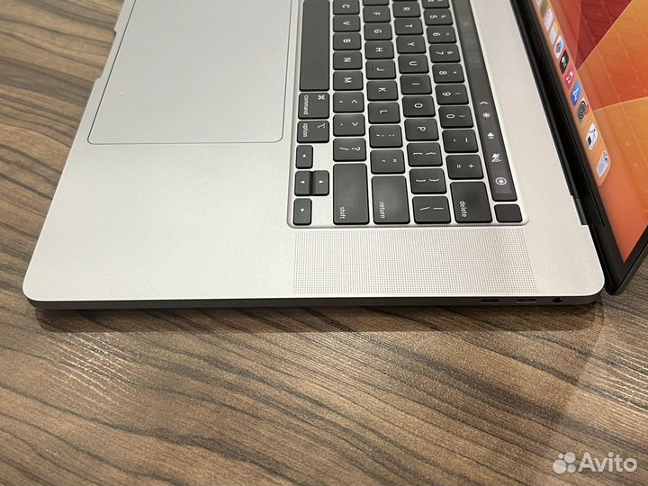 Apple MacBook Pro 16