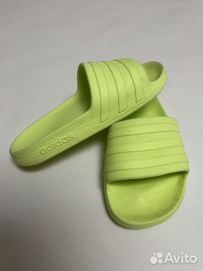 Шлепанцы adidas 35,5
