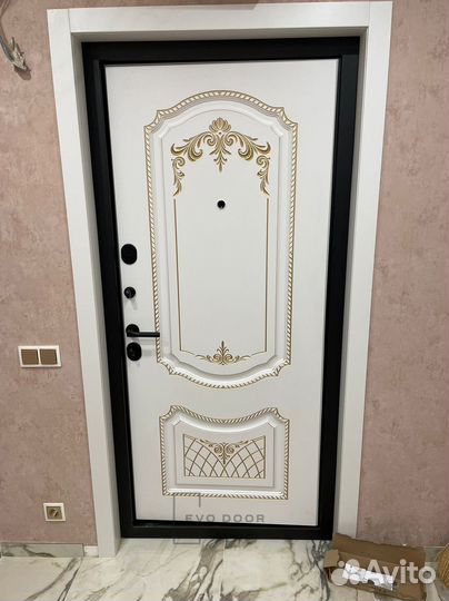 Двери входные новые большой выбор