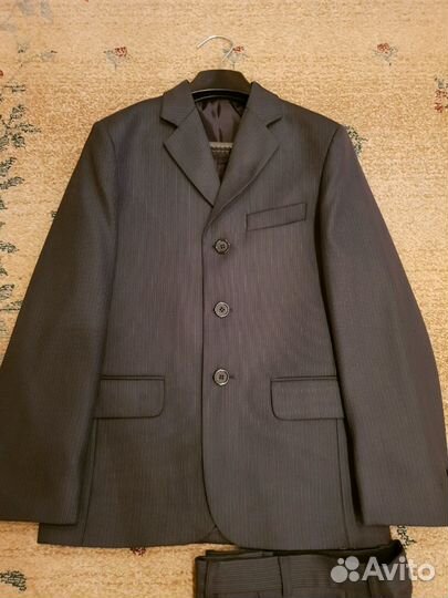 Костюм на мальчика (размер 34/140) фирма Mark Gord