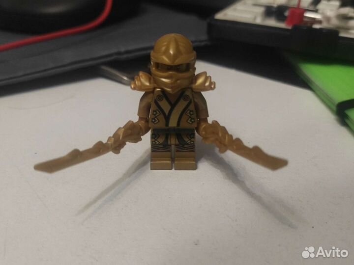 Фигурка Lego Ниндзяго Ллойд