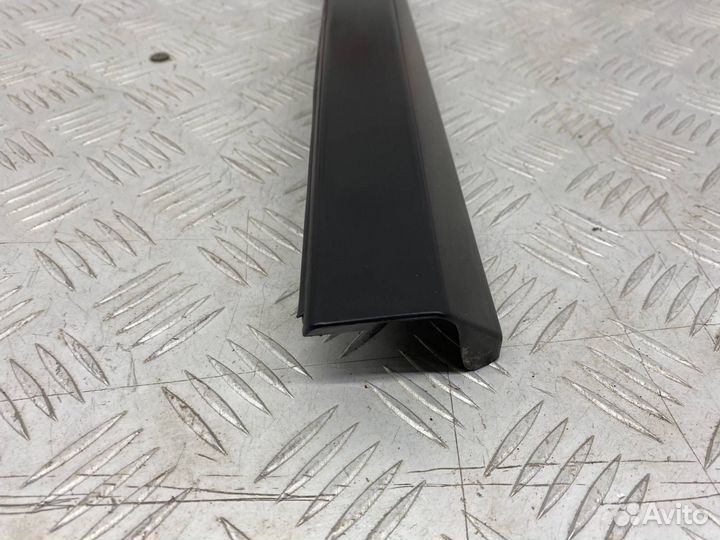 Б/У Накладка форточки багажника (молдинг) задний
