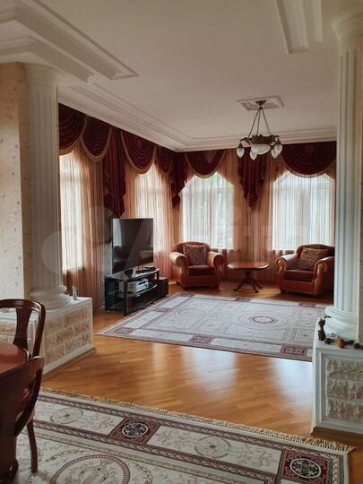 Коттедж 477 м² на участке 30 сот.