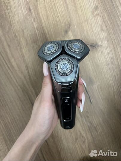 Электробритва Philips Series 9000 SkinIQ S9987/59