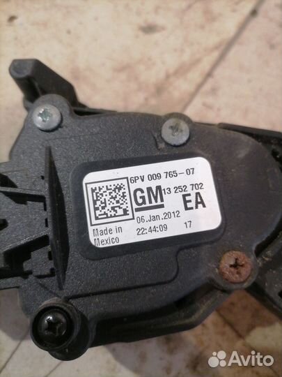 Педаль газа Opel Astra GTC