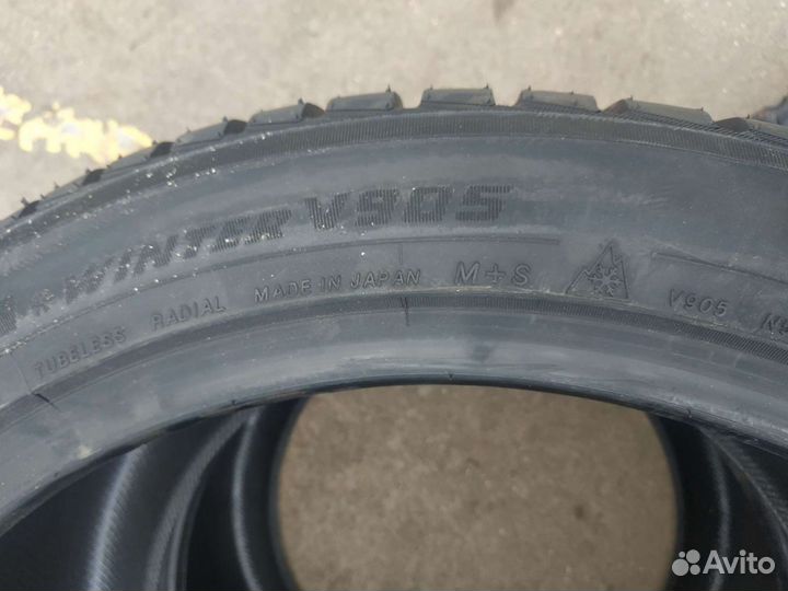 Yokohama BluEarth Winter V905 315/35 R21