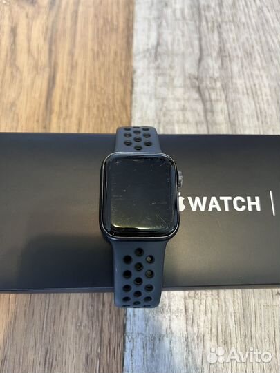 Apple Watch SE 1th Gen Nike 40 mm Space Gray