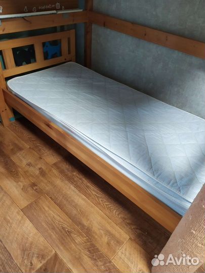 Детская кровать IKEA с матрасом