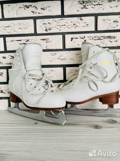 Фигурные коньки graf ACE