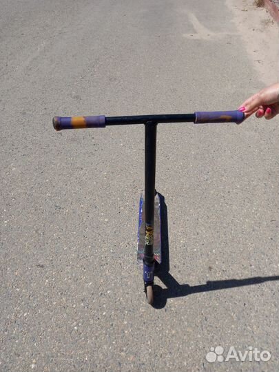 Продаю трюковой самокат Duker 101