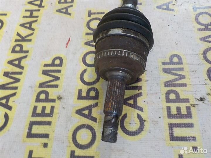 Полуось передняя правая Toyota Corolla (E150) 200