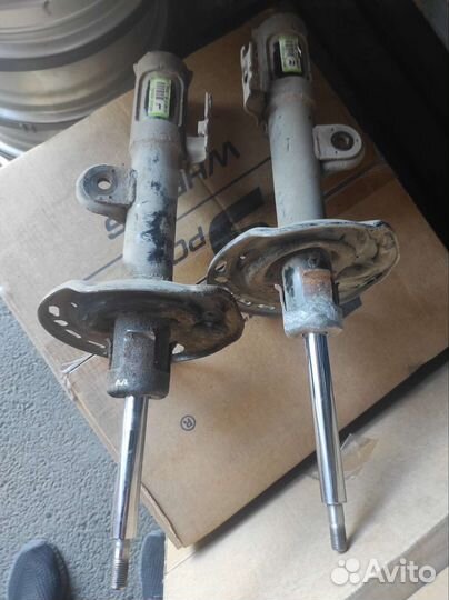 Амортизаторы toyota rav4 б/у