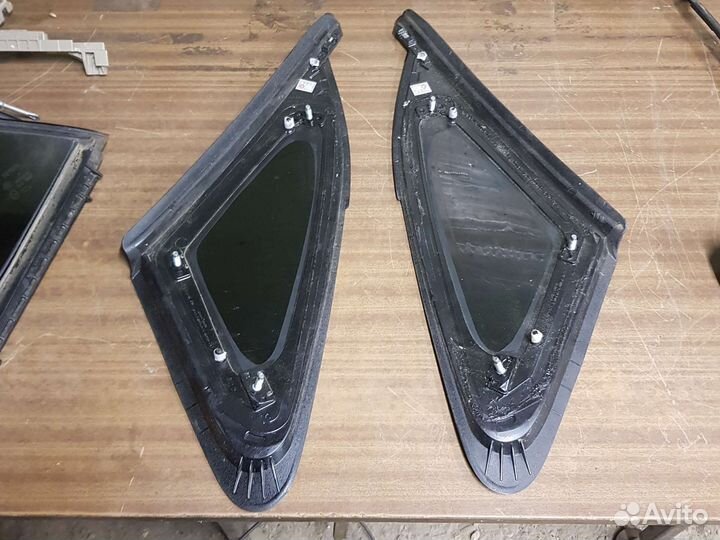 Форточка задняя Kia K5