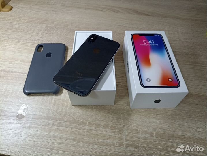 iPhone X, 256 ГБ