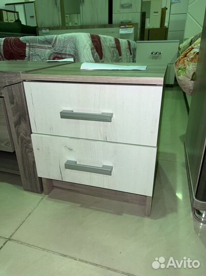 Тумба прикроватная