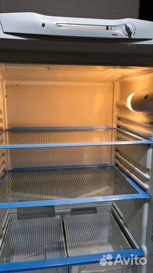 Холодильник Indesit C132G.016