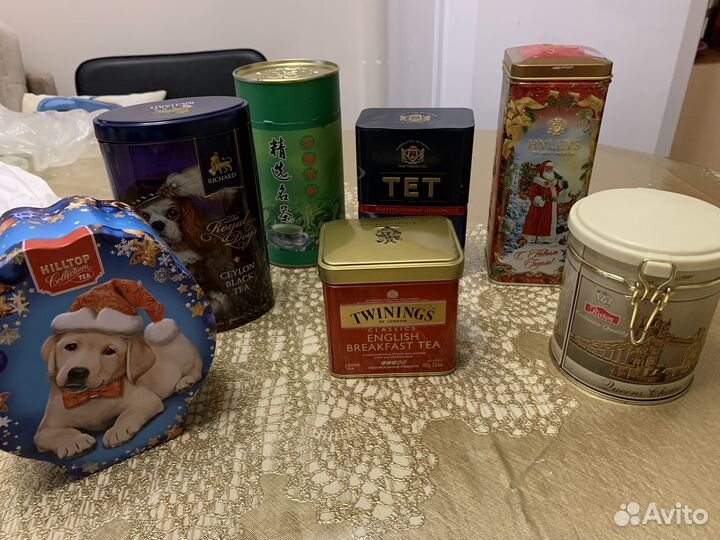 Пустые жестяные баночки